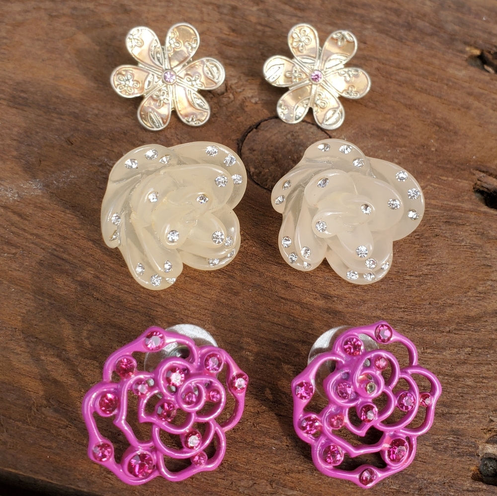 Flower earrings set sold TOGETHER - Picture 1 of 6